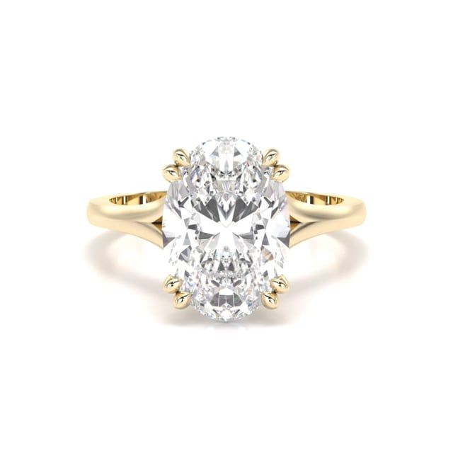 Video - A delightful oval cut lab grown diamond ring in 18ct yellow gold